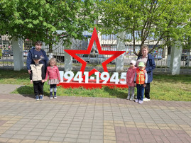 Фотоотчет "Экскурсия на Аллею славы" группа "Белочка" Фотоотчет "Экскурсия на Аллею славы" группа "Белочка".